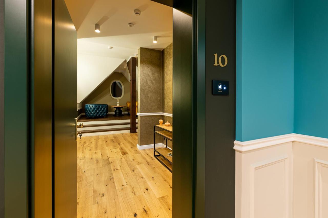 Boutique Hotel Cocosul De Aur Targu Mures Luaran gambar