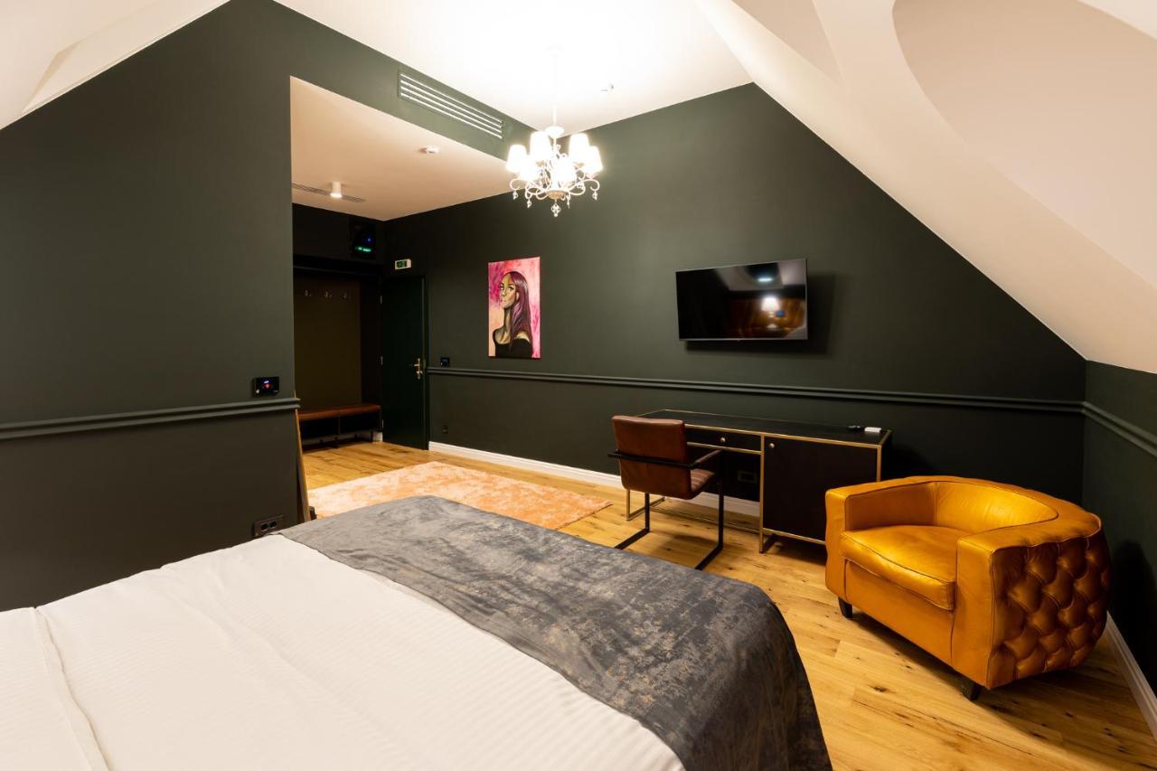 Boutique Hotel Cocosul De Aur Targu Mures Luaran gambar