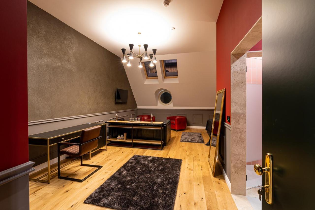 Boutique Hotel Cocosul De Aur Targu Mures Luaran gambar