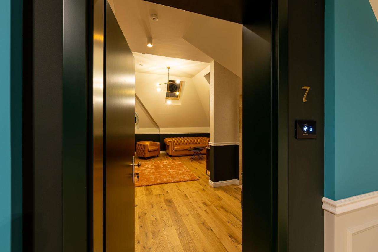 Boutique Hotel Cocosul De Aur Targu Mures Luaran gambar