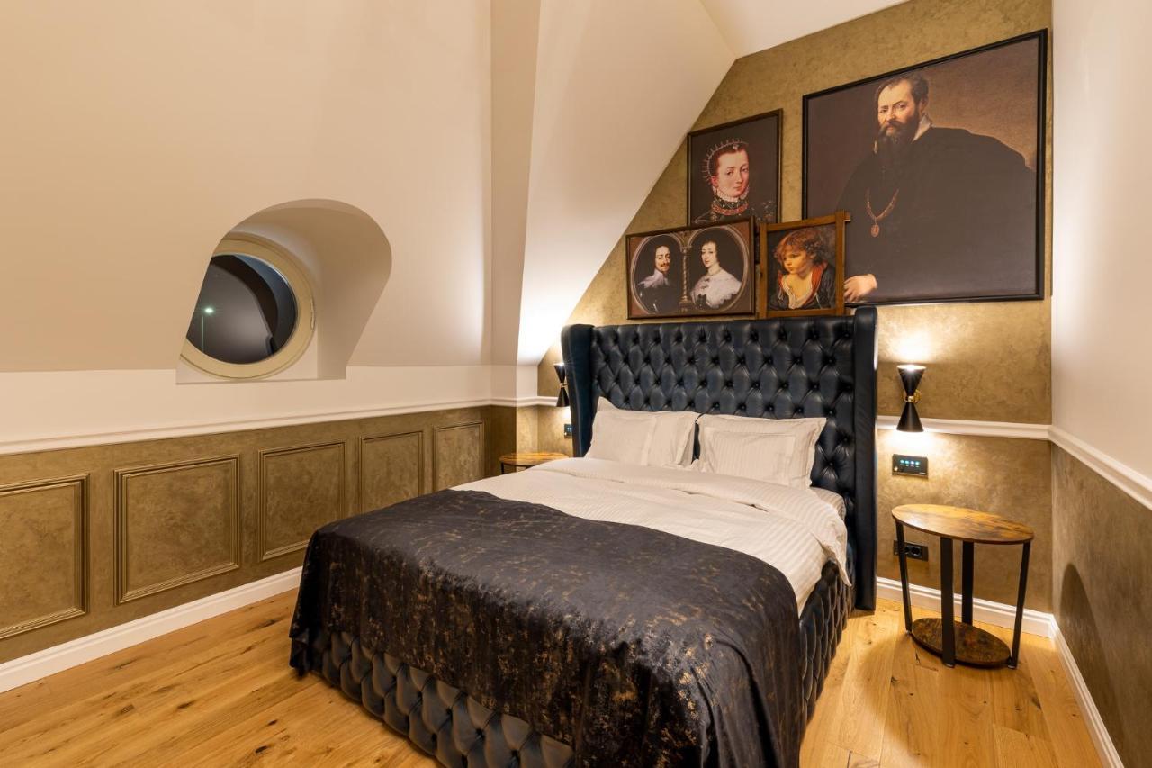 Boutique Hotel Cocosul De Aur Targu Mures Luaran gambar