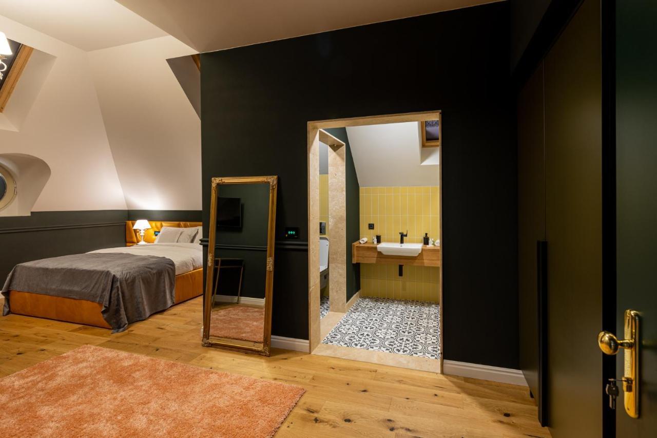 Boutique Hotel Cocosul De Aur Targu Mures Luaran gambar